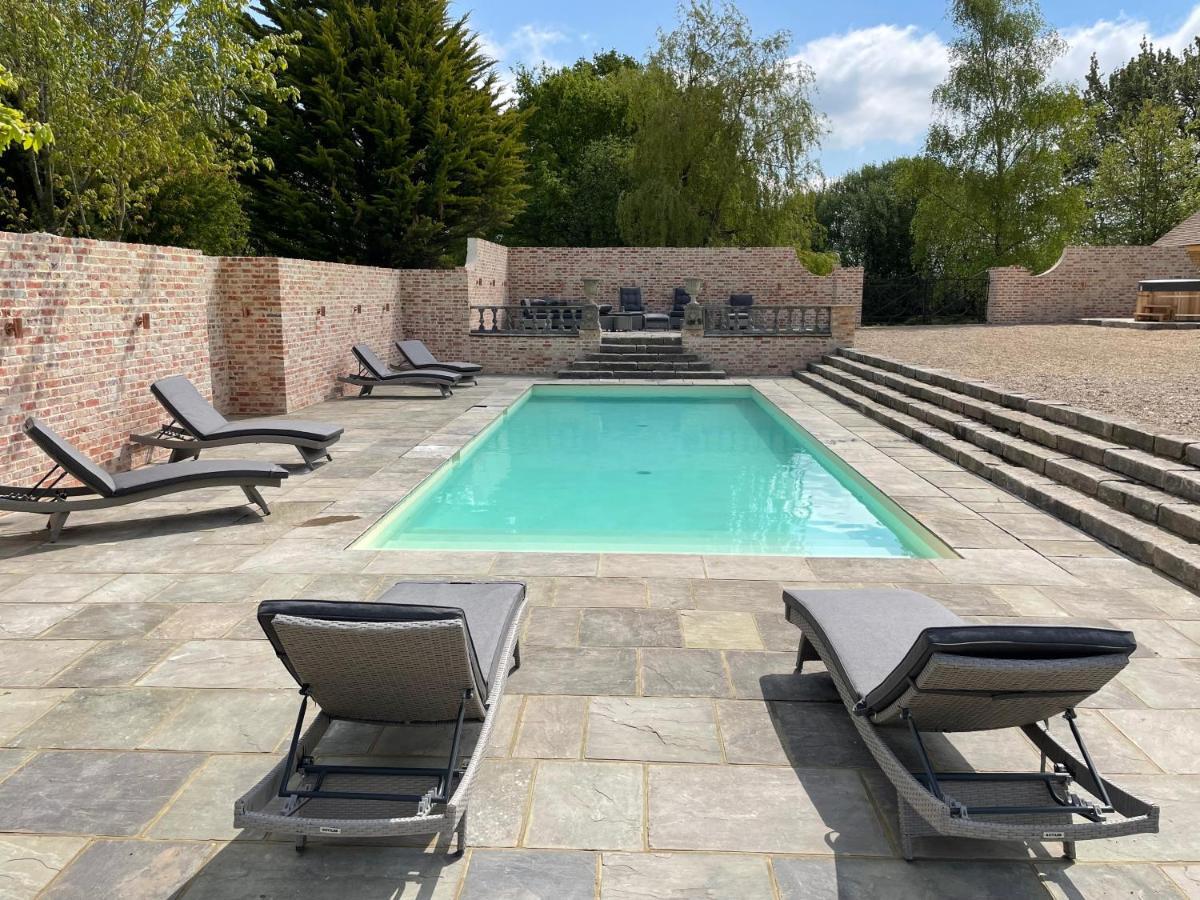 Eastwood Observatory: 12 Bedrooms, Swimming Pool And Tennis Court Hailsham Bagian luar foto